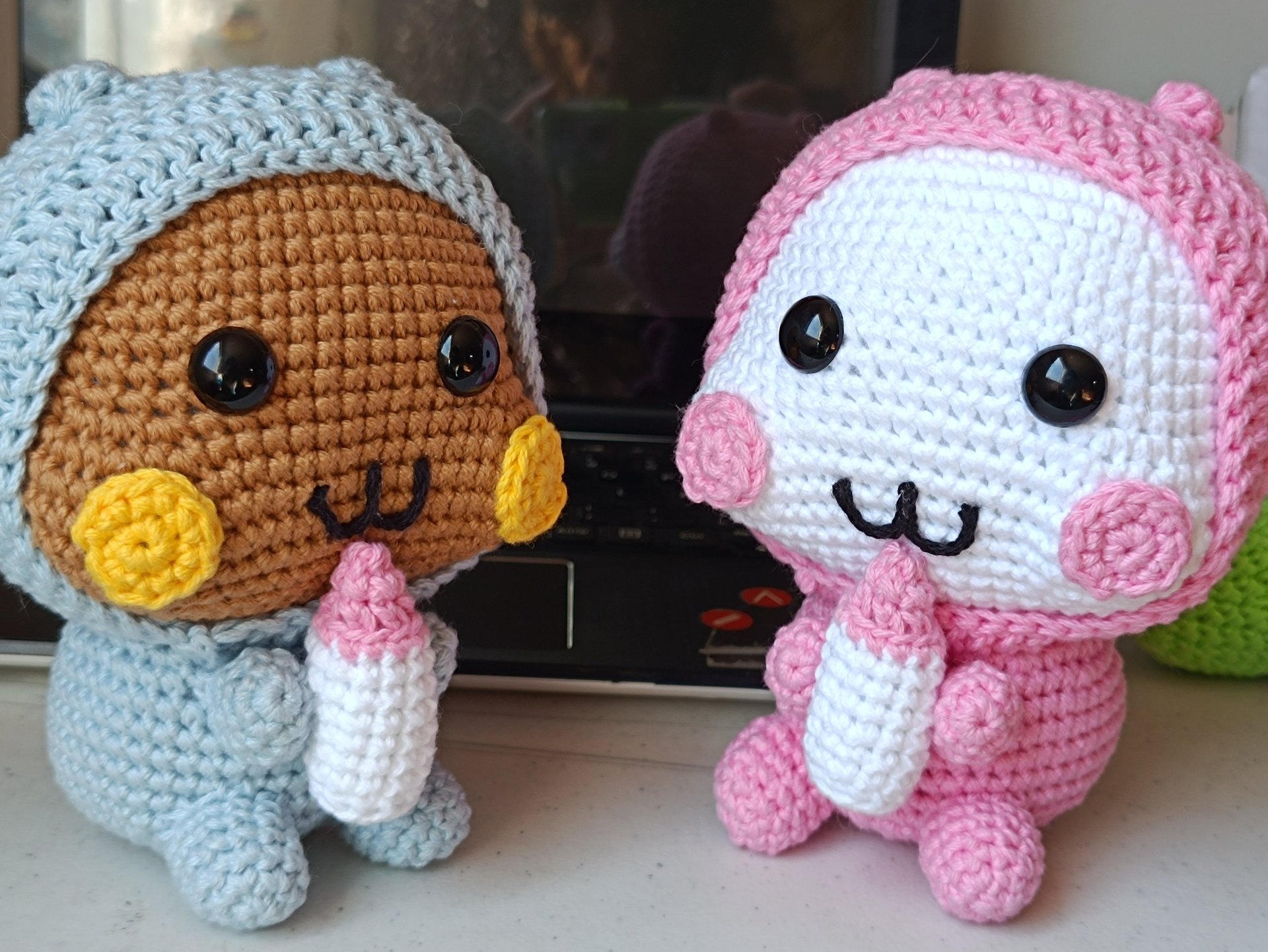 Muñecos bubu y dudu bebés con mameluco tejidos a crochet