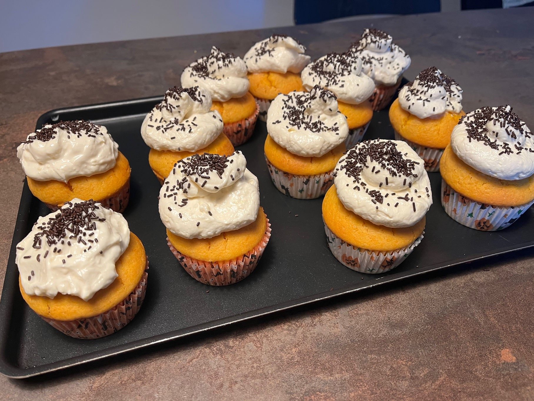 Petits gâteaux (cupcakes) à la courge avec glaçage à la vanille. Crédit photo Terres & Graines