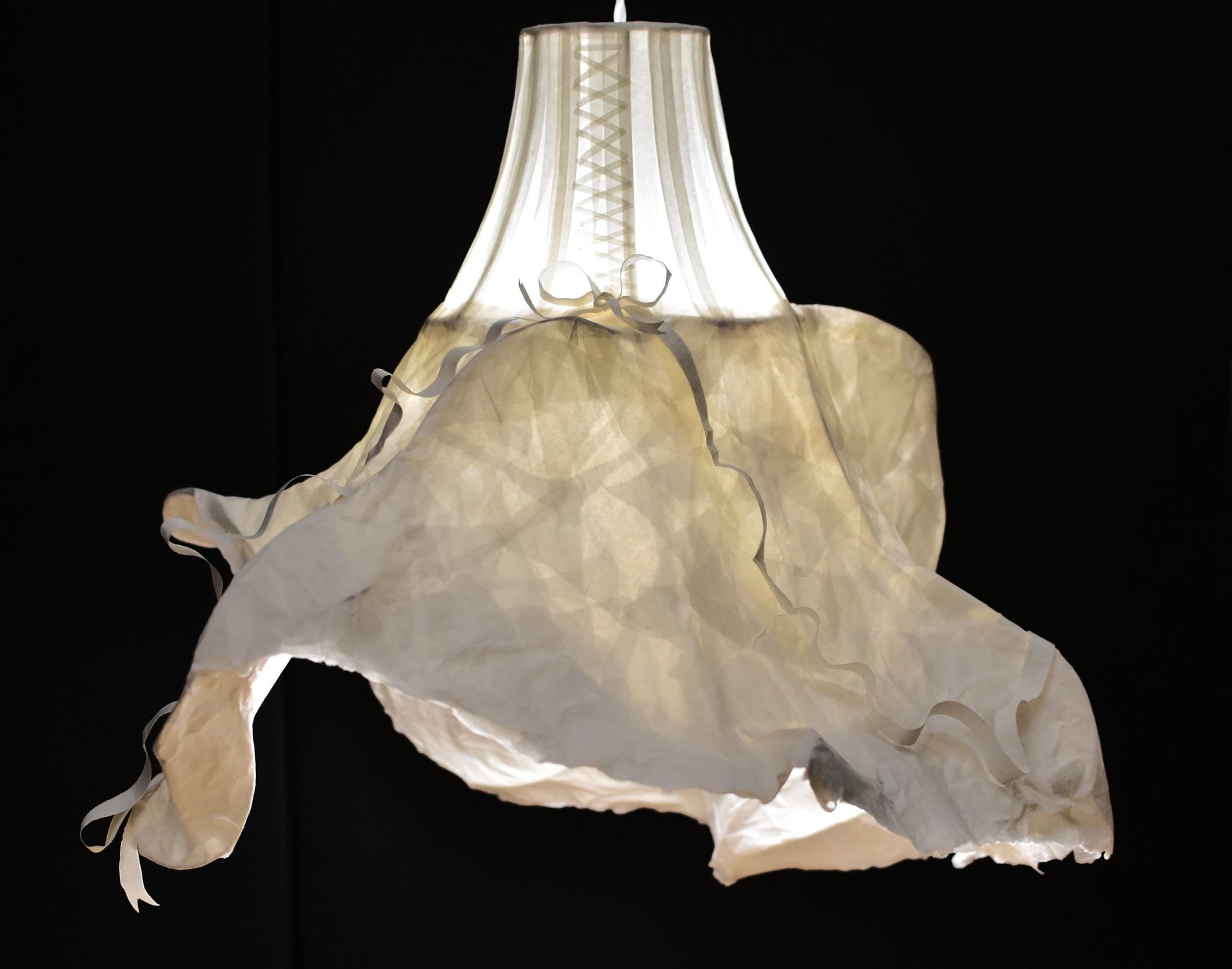 tenue de soirée sculpture lumineuse