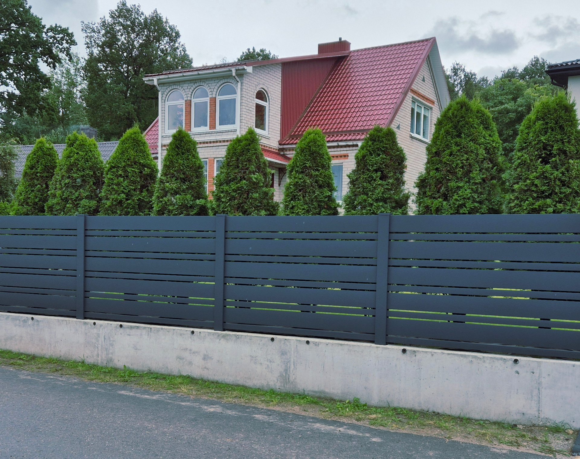 skardine tvora polisadine ral 7016 matine