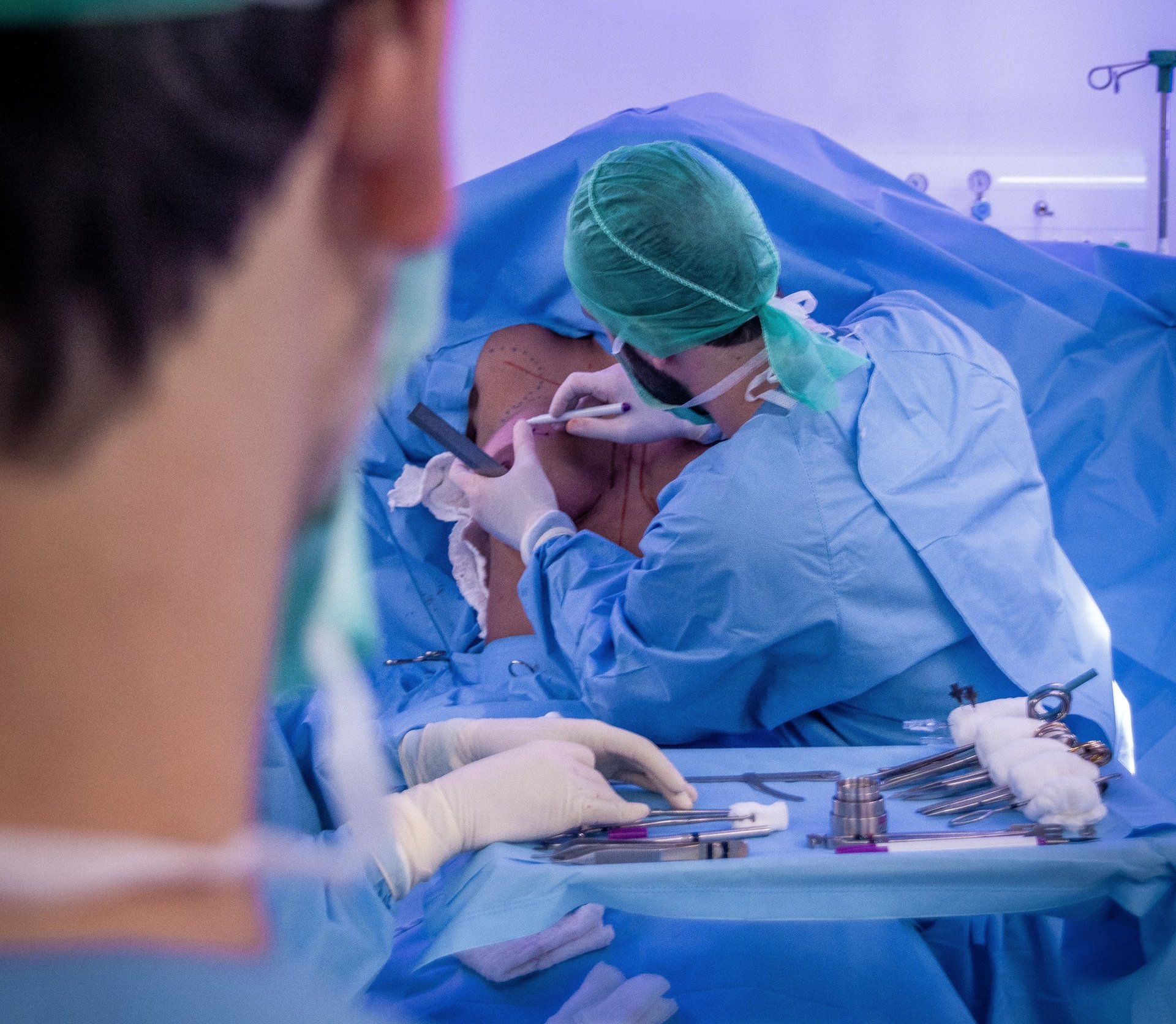 Cirurgia de mastopexia com alça muscular.