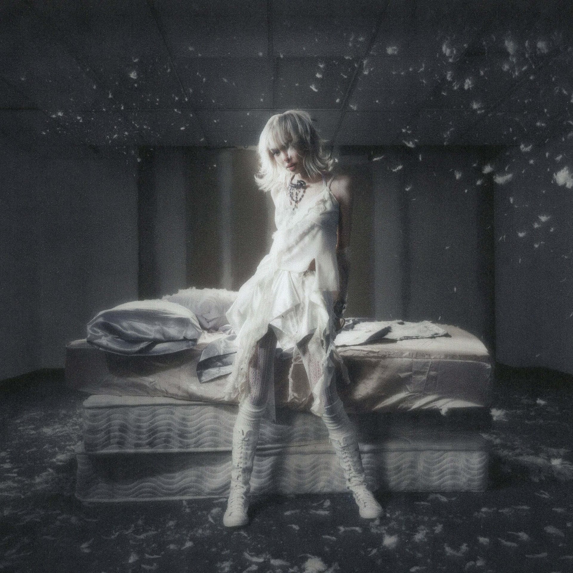 Sophie Powers Kicks Off a New Era with Electrifying Single “move with me”