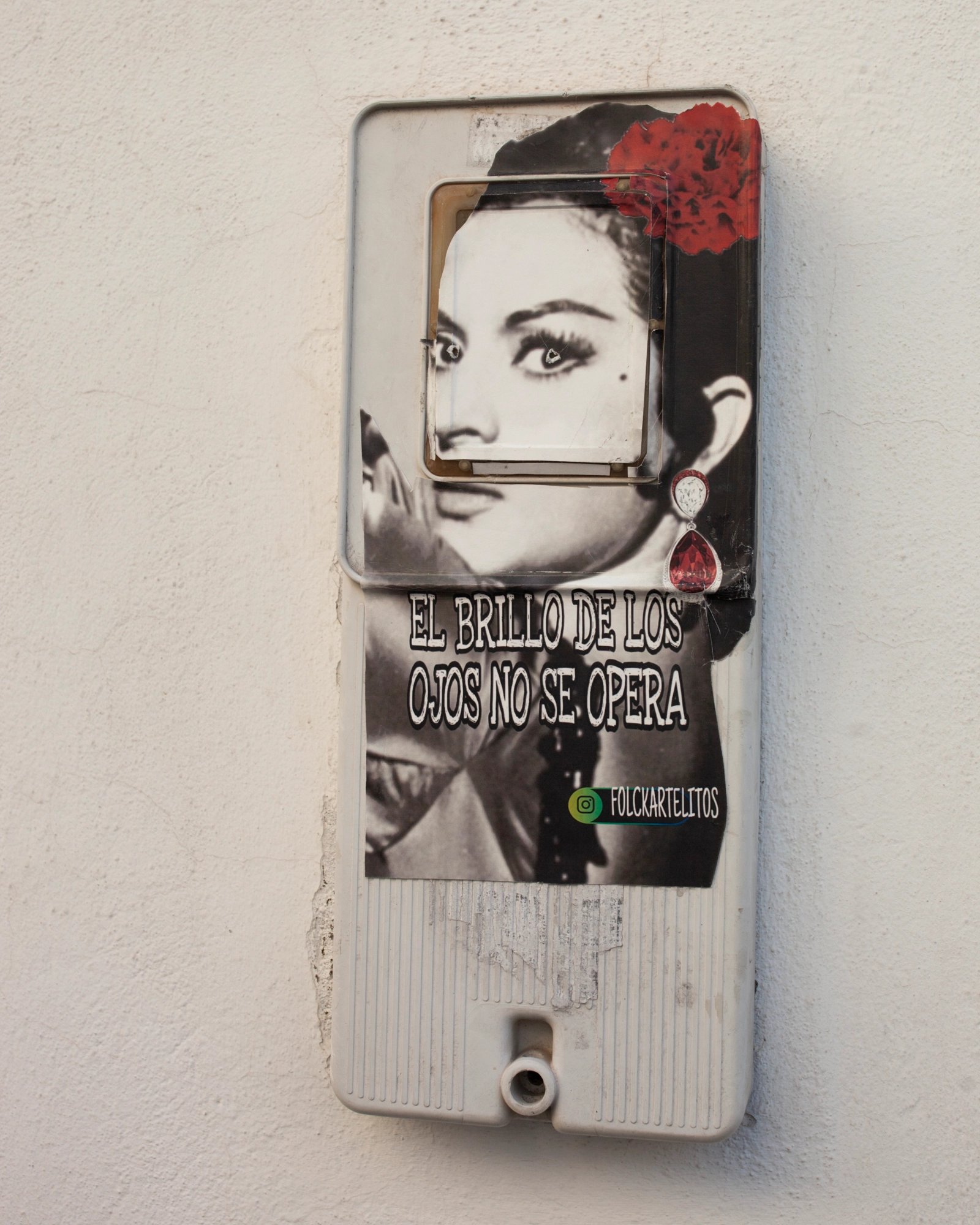 El arte callejero disfruta de la cultura jerezana e incluye a Lola Flores en su arte.