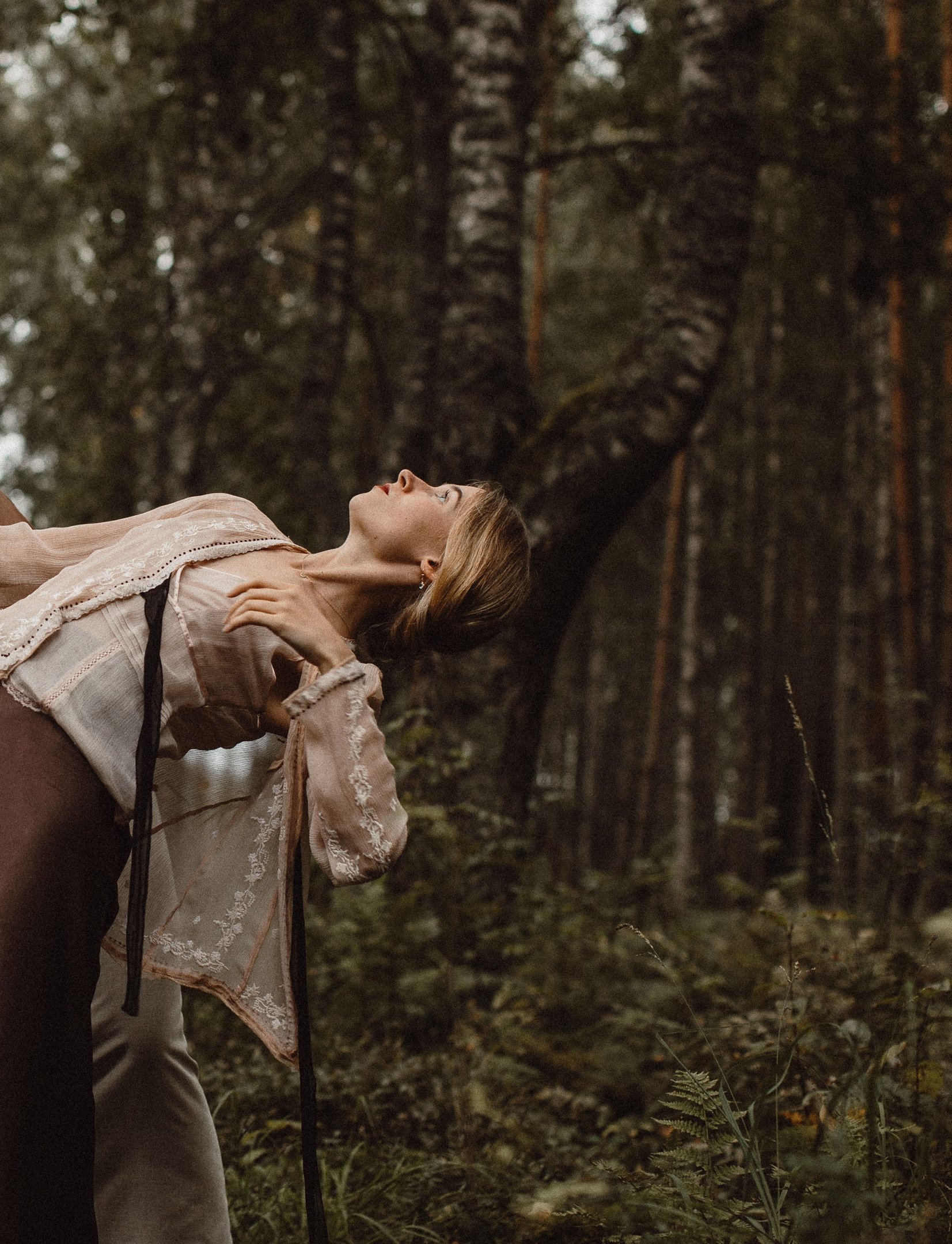 Johanna Spies performing a site-specific dance piece