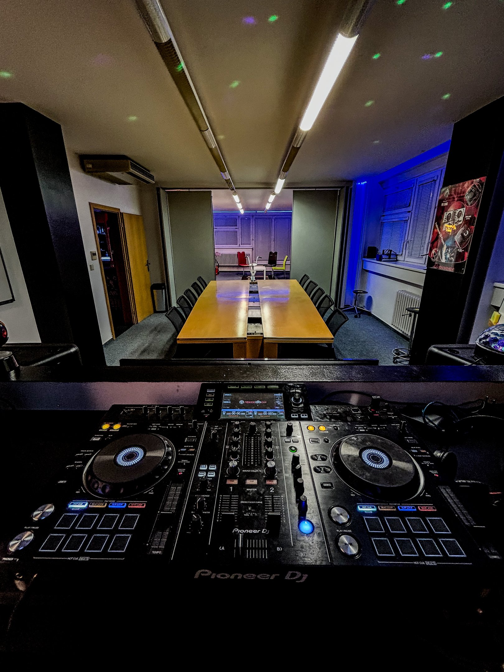 Group DJ course classroom with mixing setup at Prague DJ Society