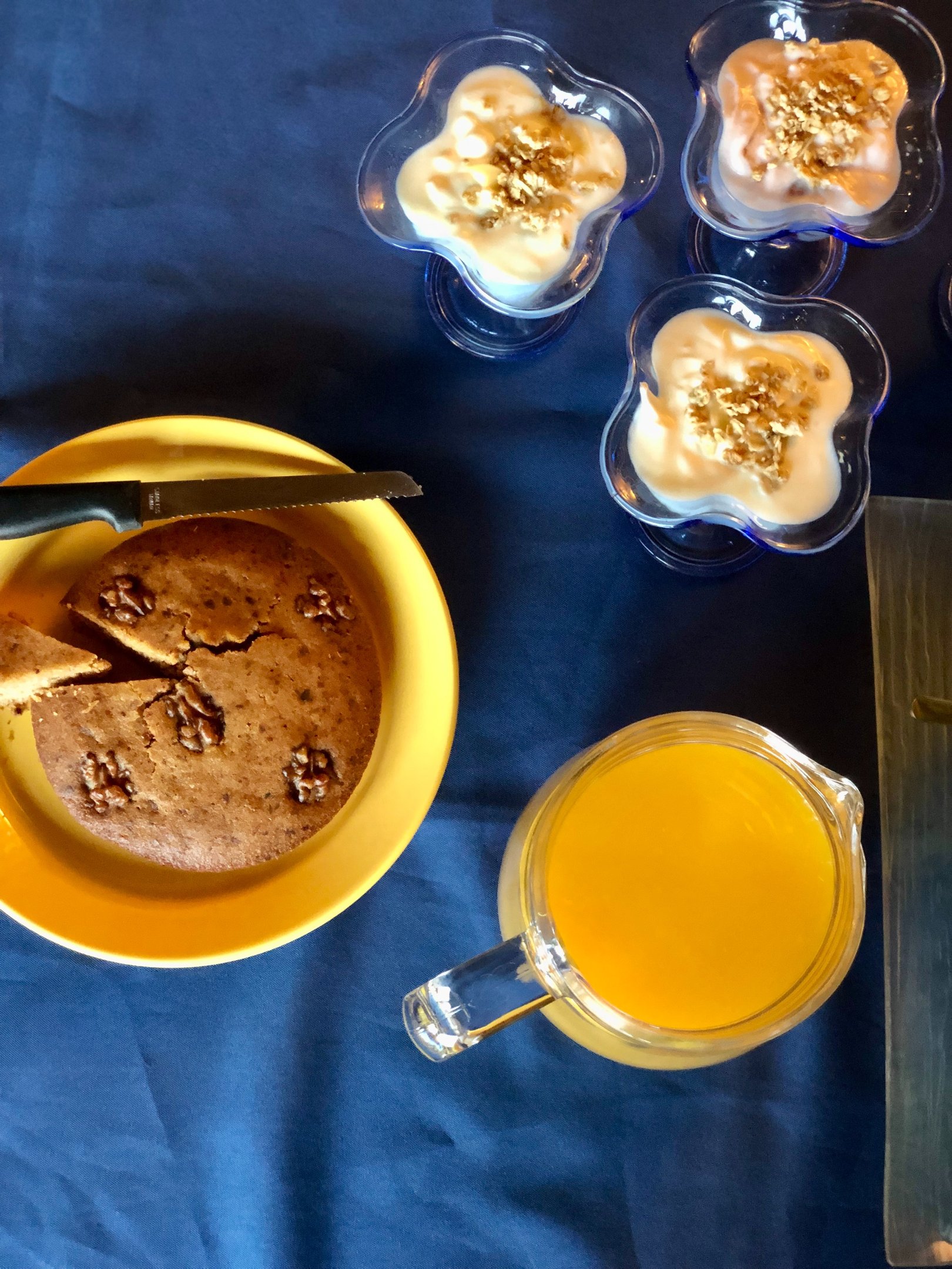 Petit déjeuner, Chambre d'hôte, Plazac, Périgord, Dordogne, France.