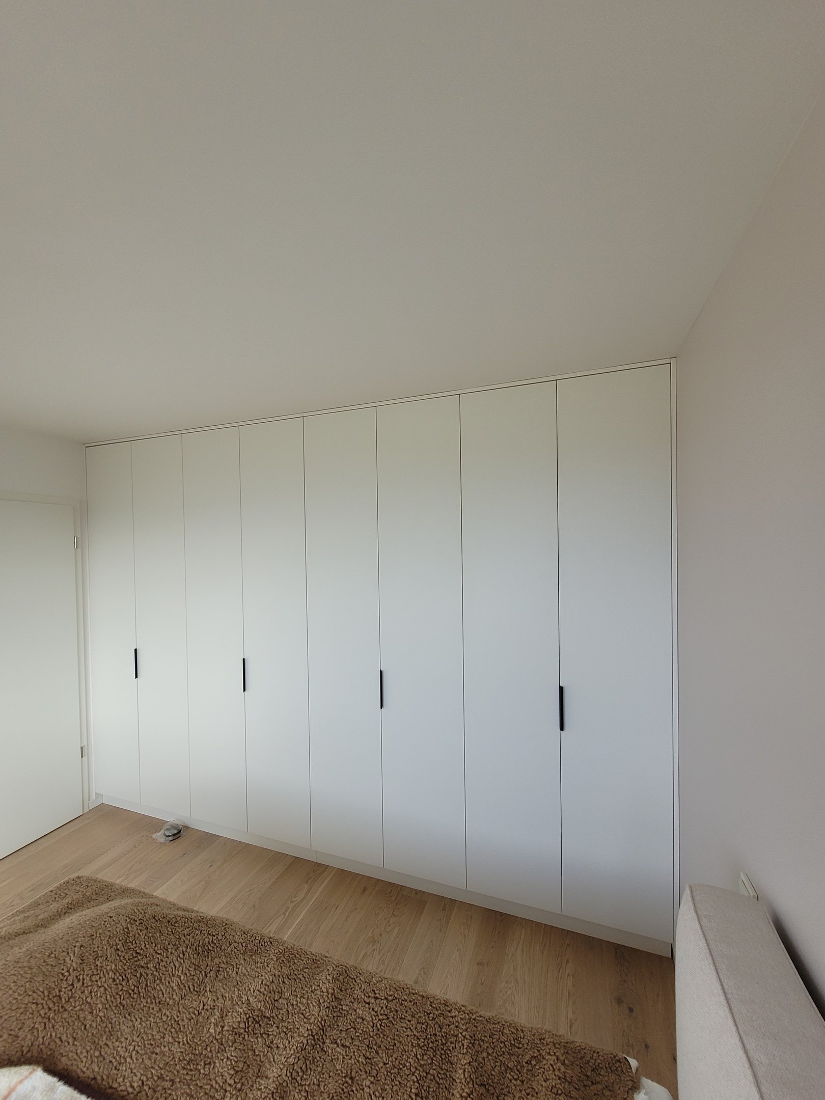 Custom wardrobe for bedroom