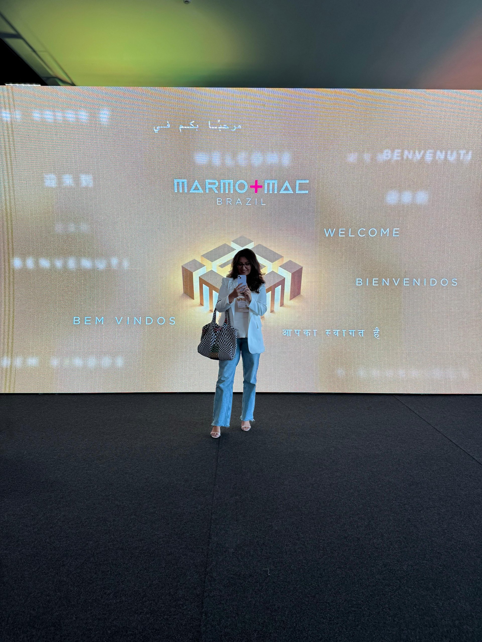 arquiteta na feira marmomac brasil