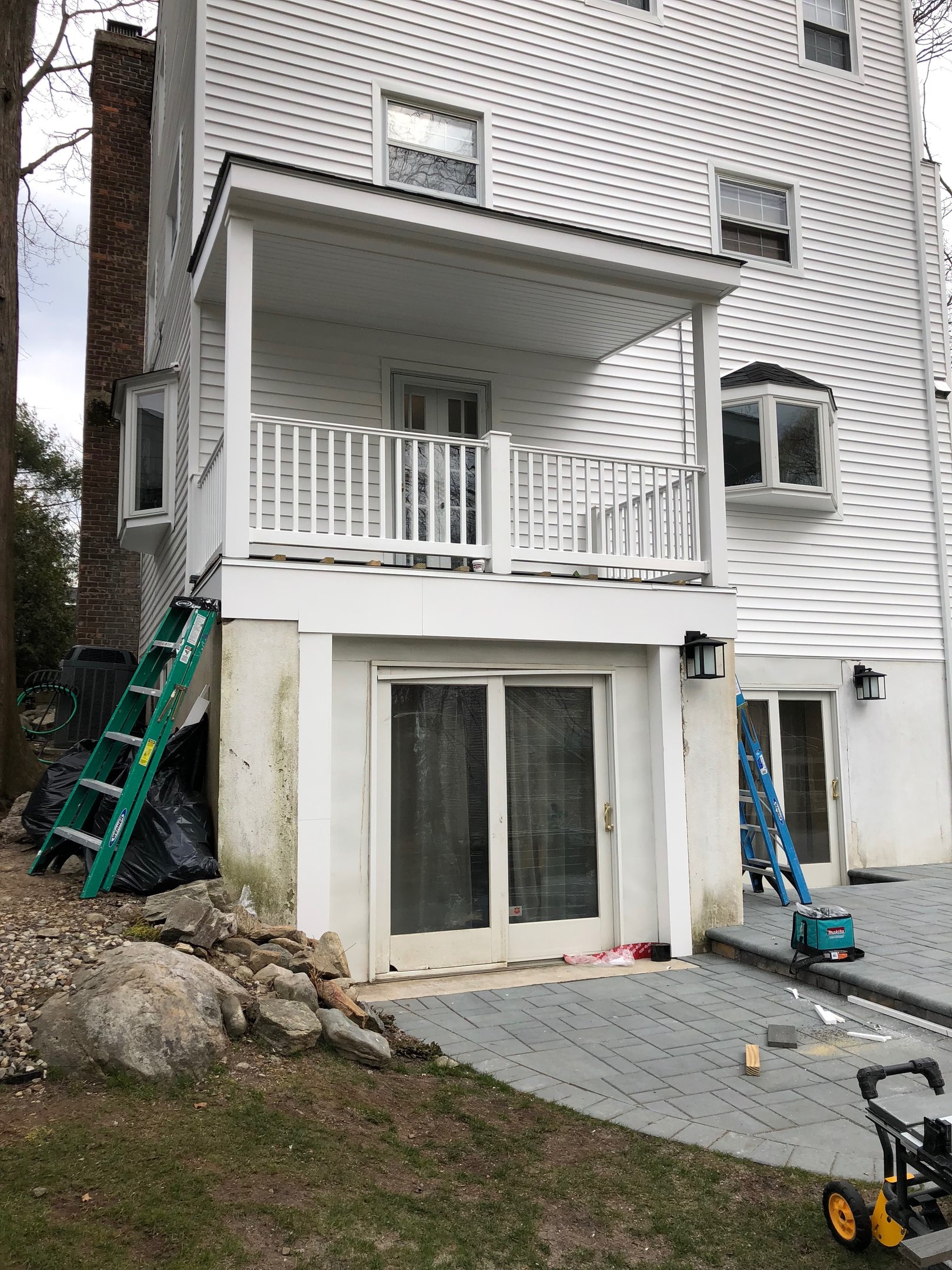 RR Construction Deck Balcony