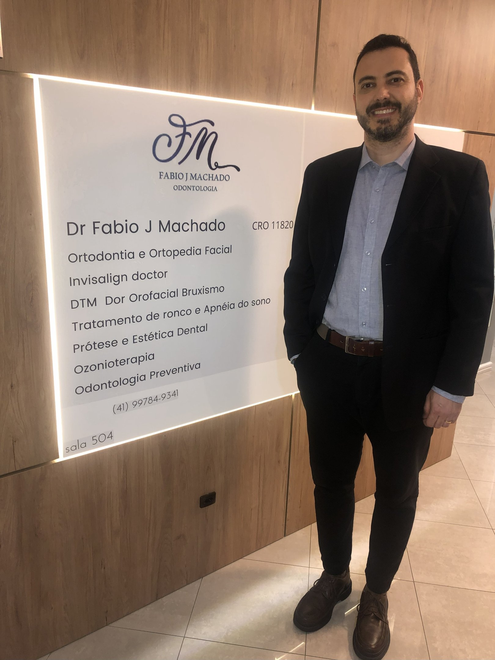 Facetas dentárias em Curitiba com planejamento estético e foco em naturalidade