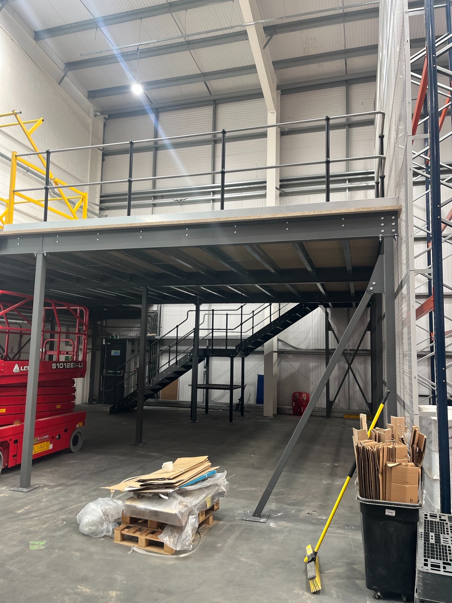 warehouse mezzanine floor