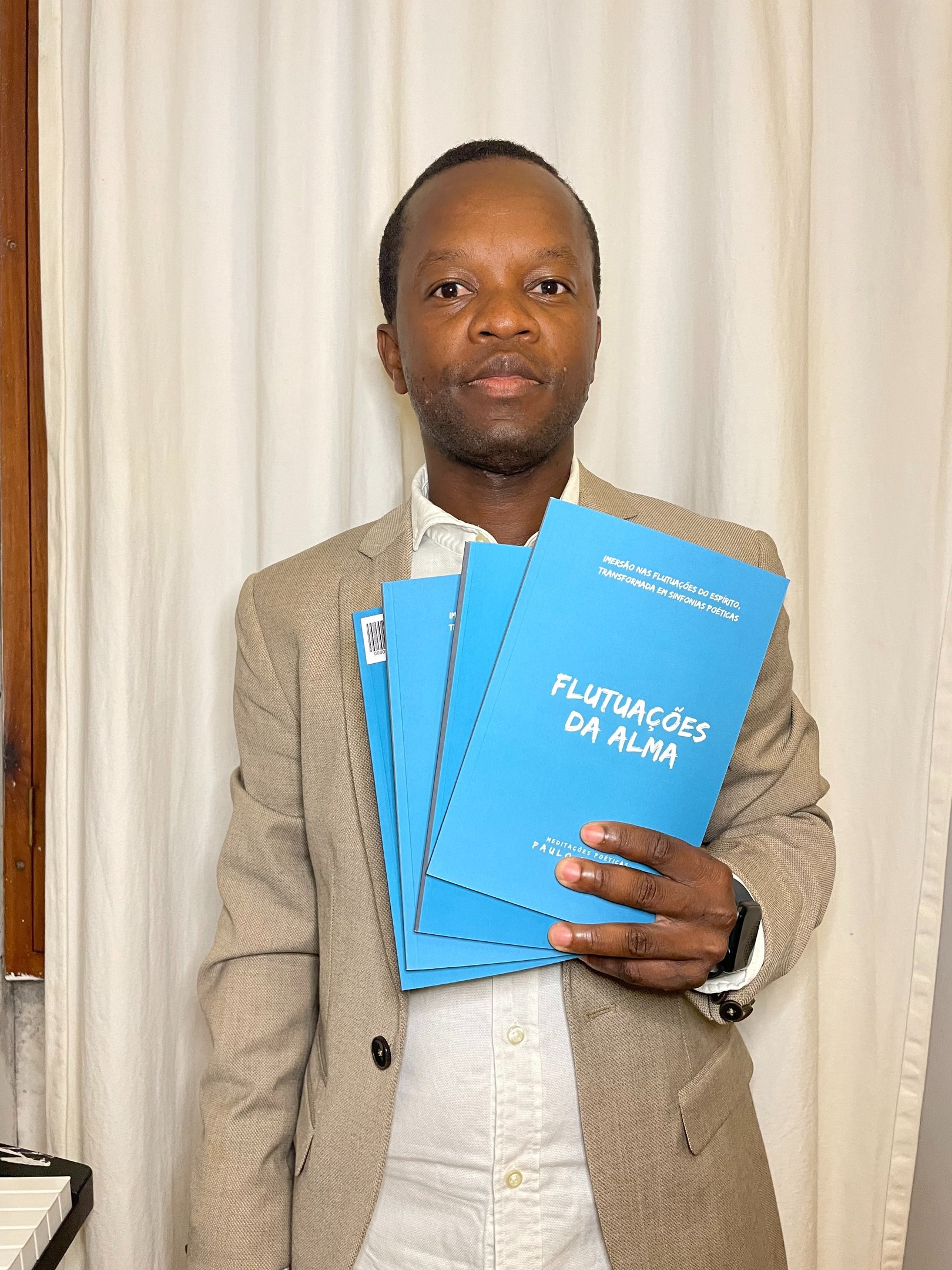 Livro Flutuações da Alma de Paulo Muhongo