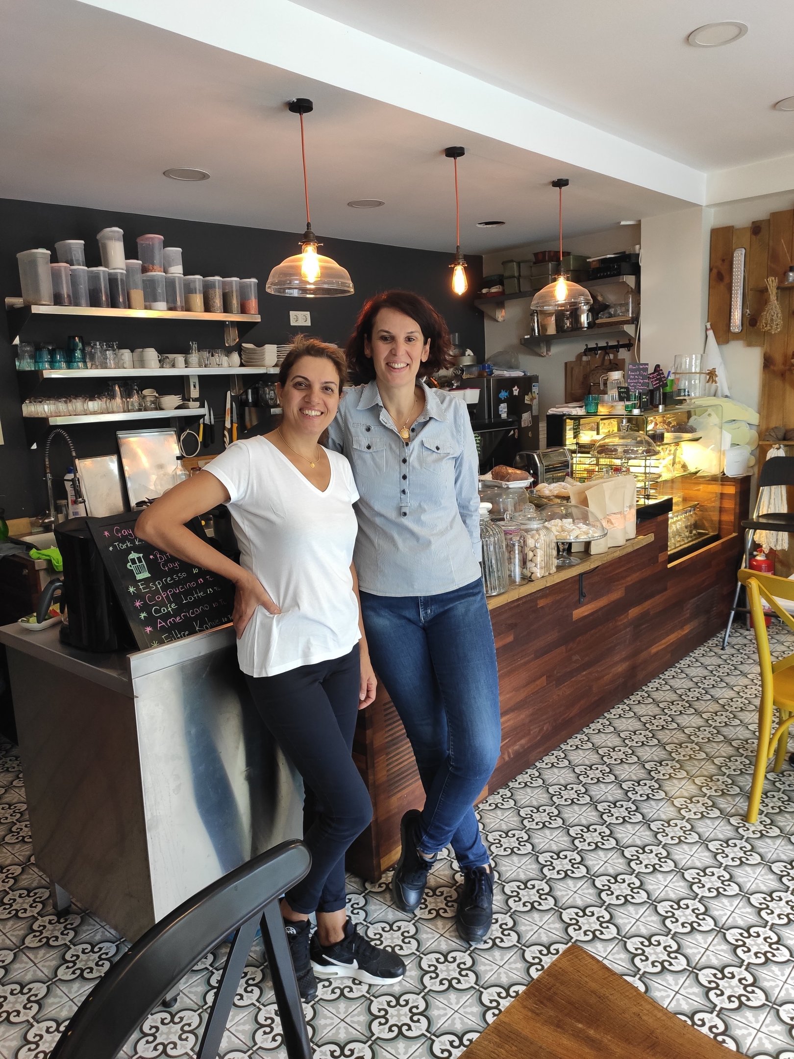 Tatil sonrası sendromu için Cafe Boyacıkoy sahipleri Emel ve Gulay'dan motivasyon ipucları