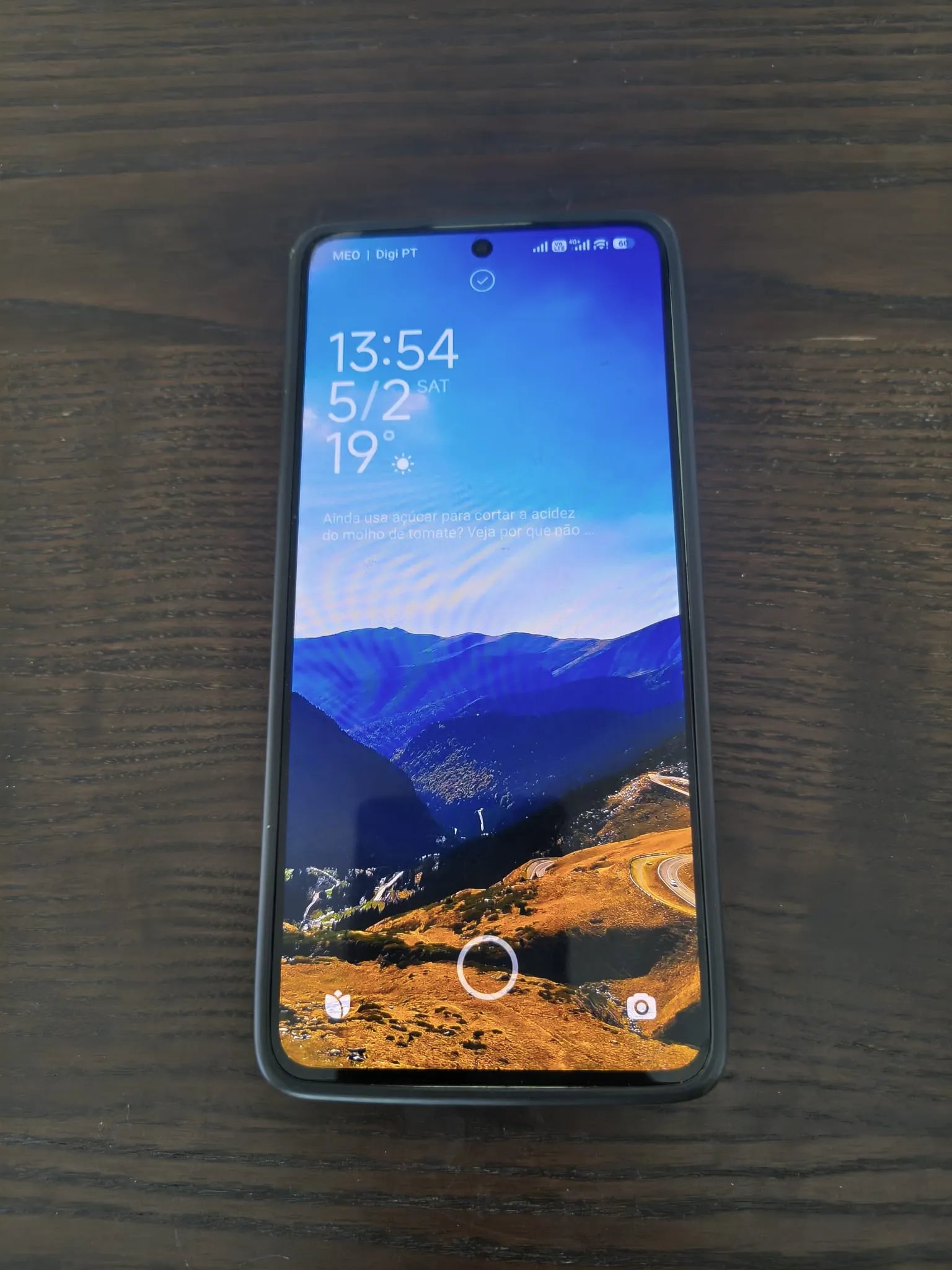 Banner do comparativo Xiaomi Poco x7 pro versus Motorola edge 60 pro para testes de gaming barato.