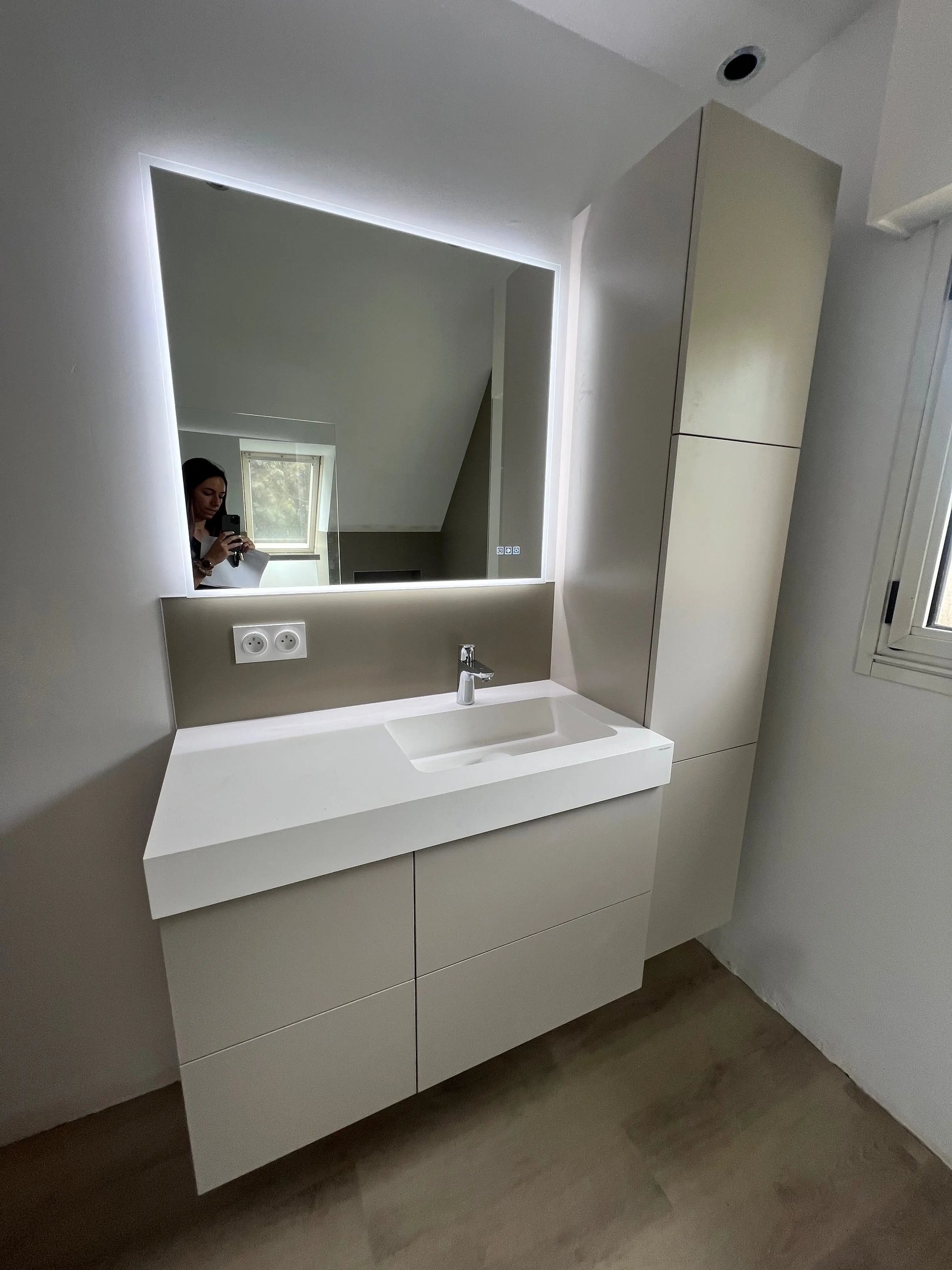 Meuble vasque suspendu salle de bain sur mesure à Caen Baïa Home