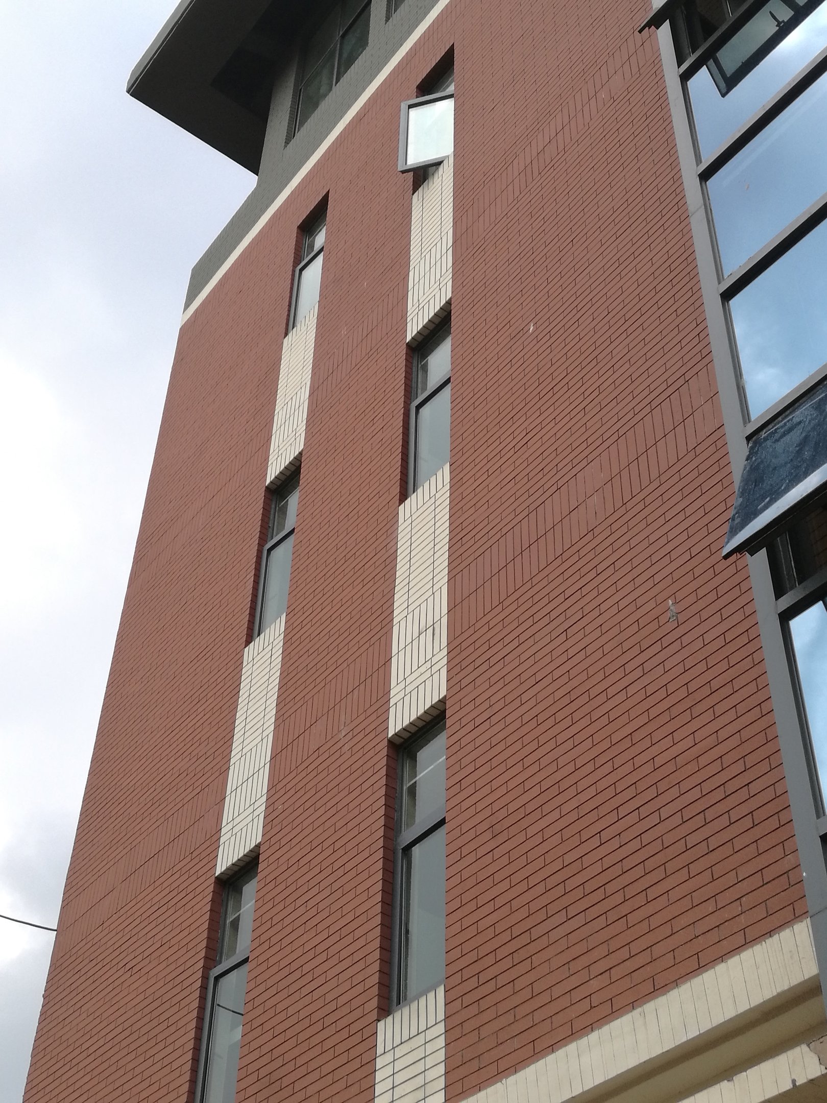 Bestone Materials modular flexible clay brick tiles for exterior wall cladding