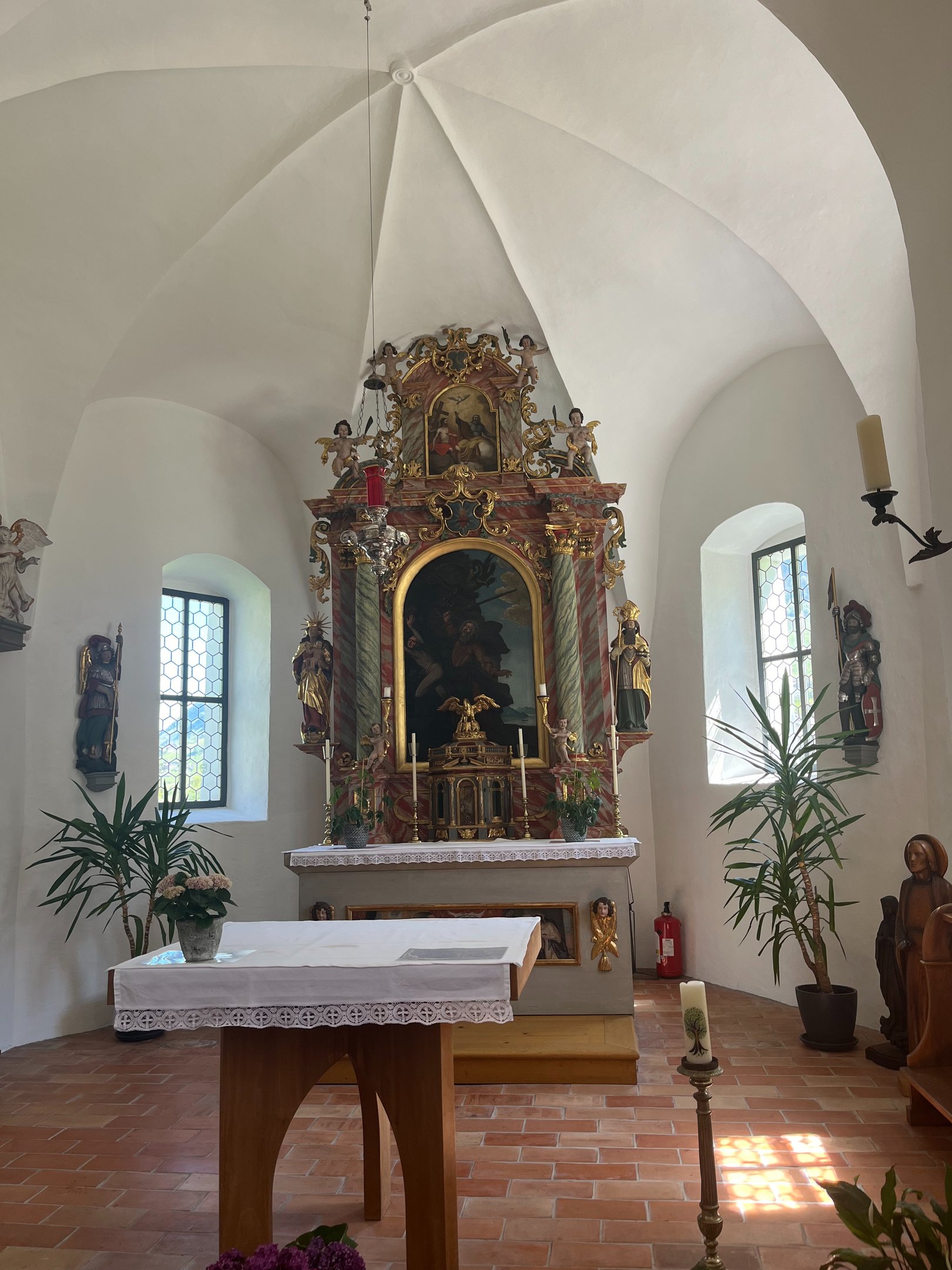 Altarpiece in the Obsee Chapel with Beatus slaying a dragon