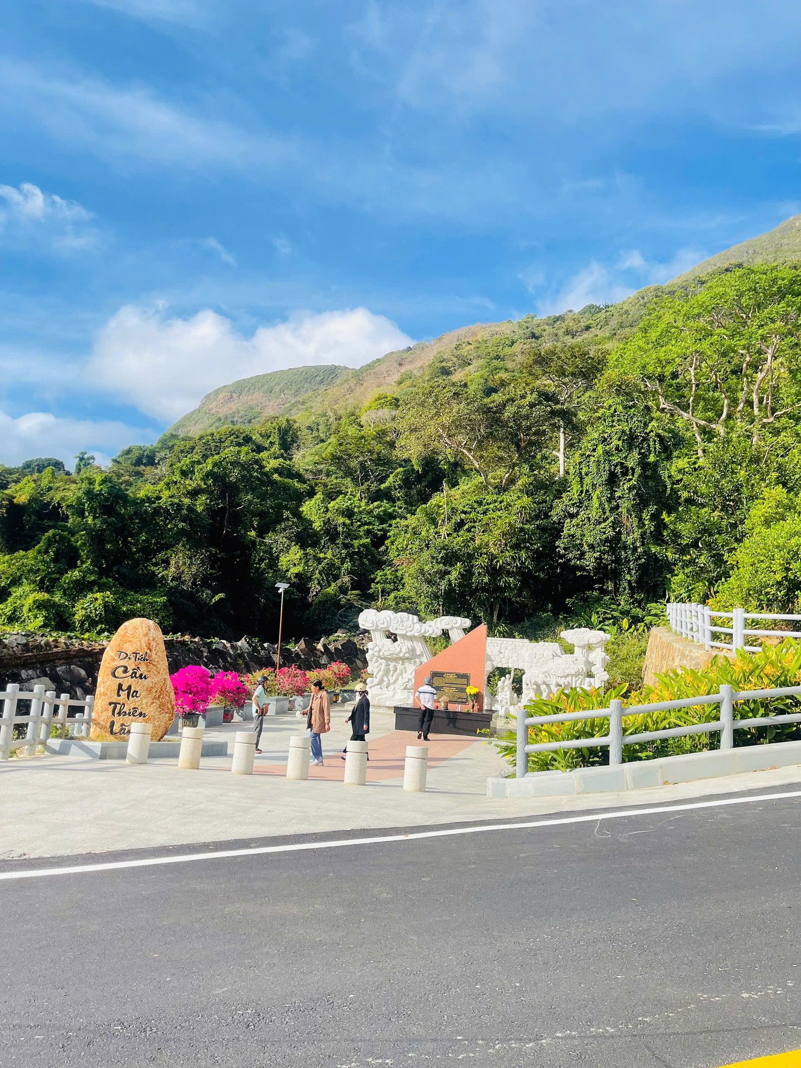 cao-ma-thien-lanh-con-dao