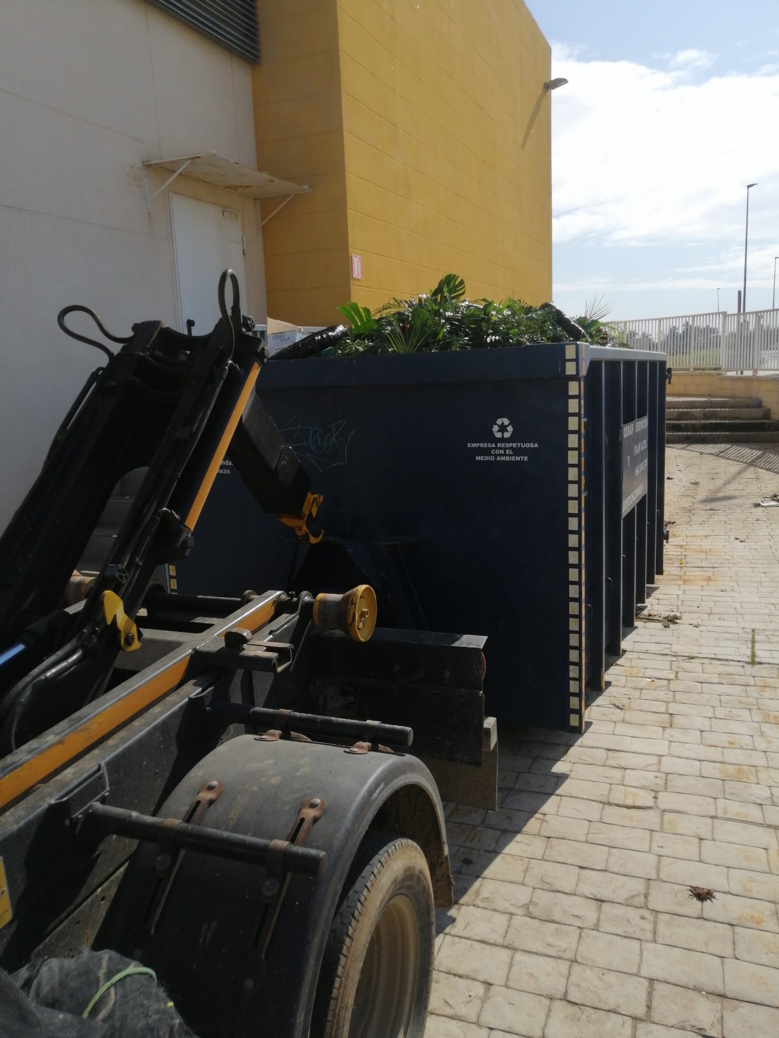 10 Cosas que Debes Saber Antes de Alquilar una Cuba para Escombros