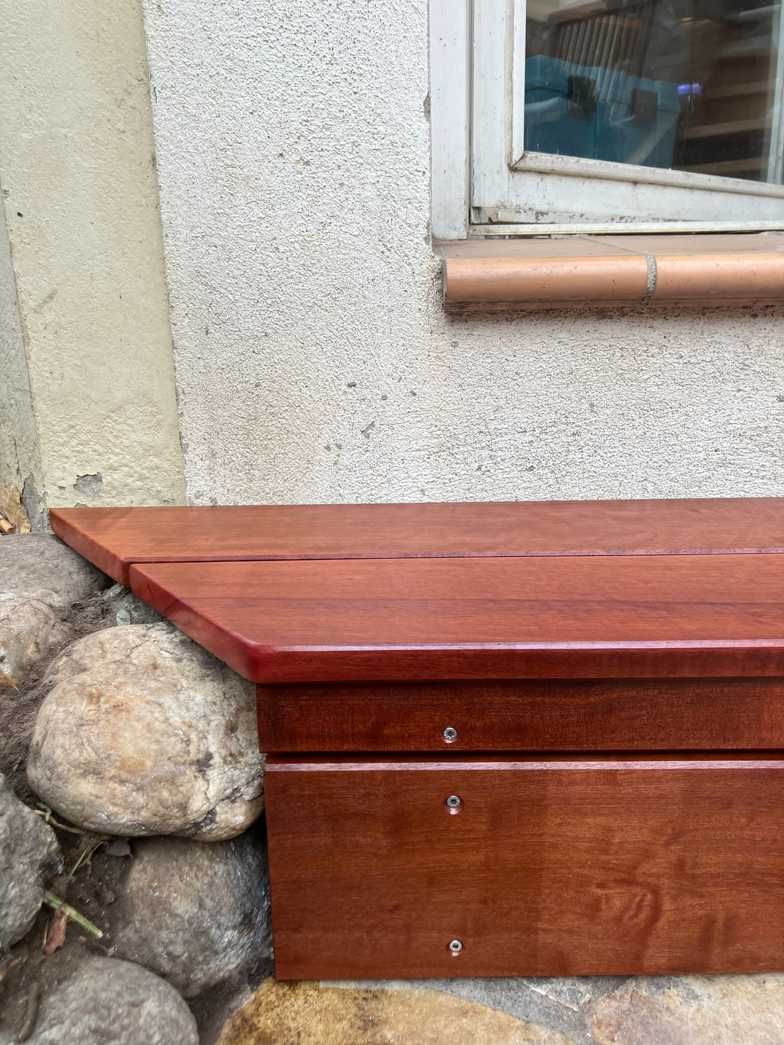 margelle en bois exotique sur une terrasse bois