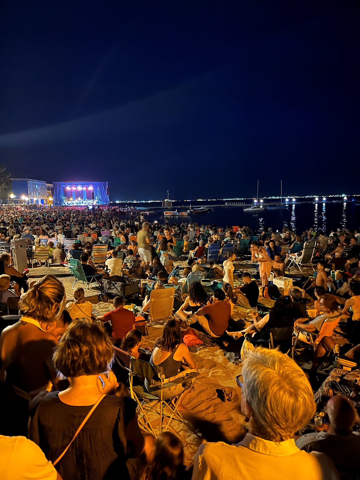 Concert by the Region of Murcia Symphony Orchestra, on Los Narejos beach, in the summer of 2025.