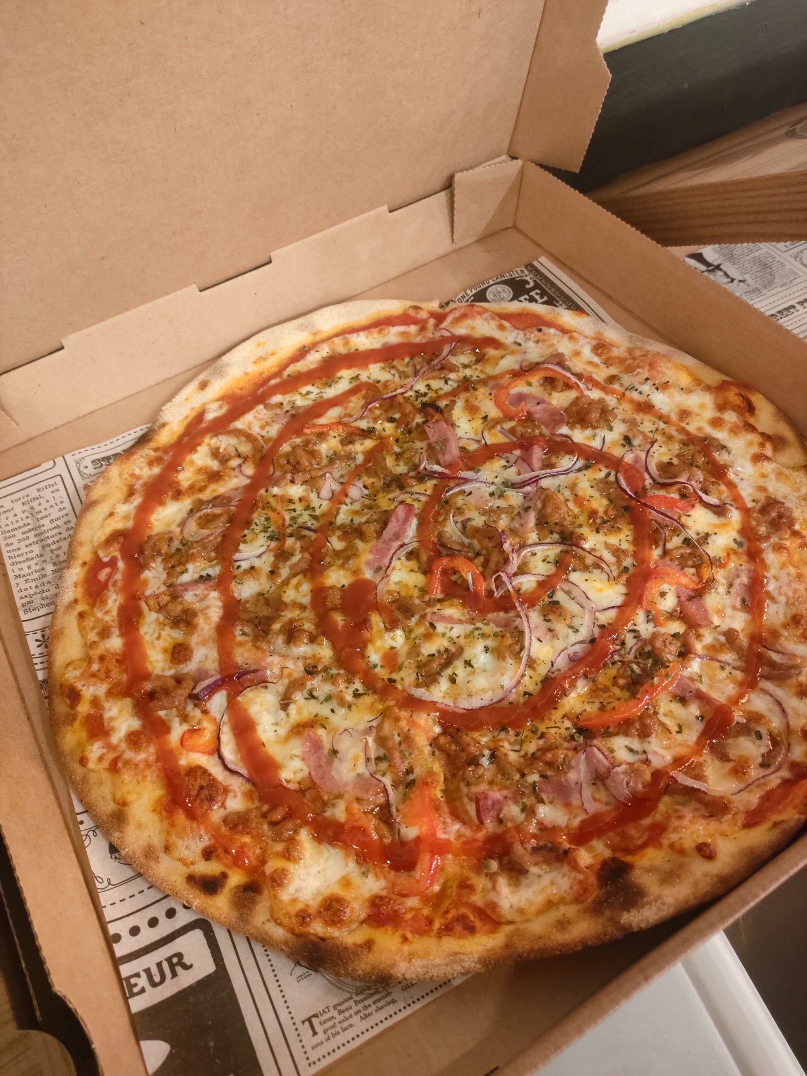 izza Barbacoa Vegana con Beyond Meat y salsa BBQ casera en Pizza+ Premià de Mar.