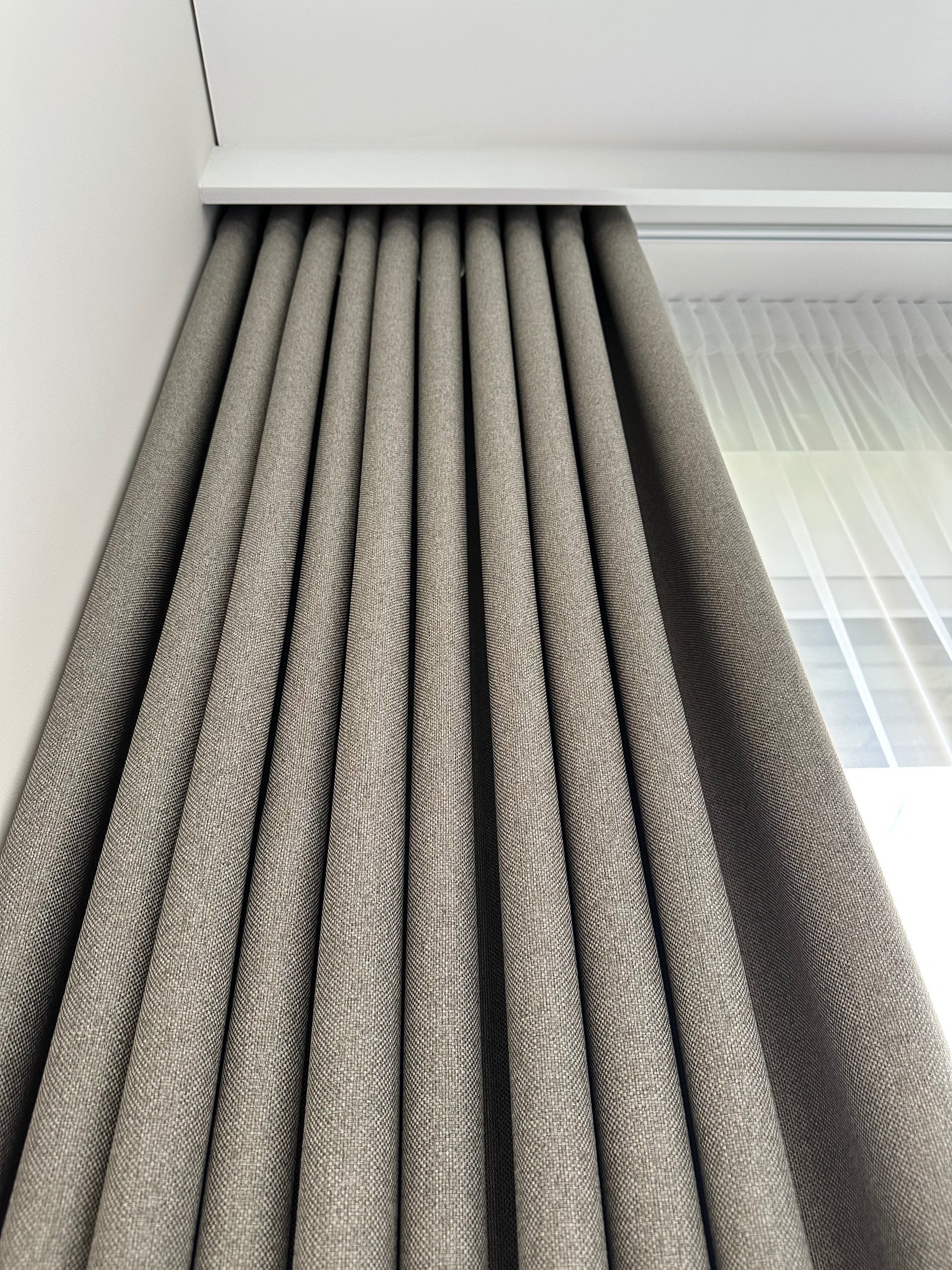 užuolaidos, karnizai, bėgeliai, užuolaidų salonas, užuolaidų salonas Kaune