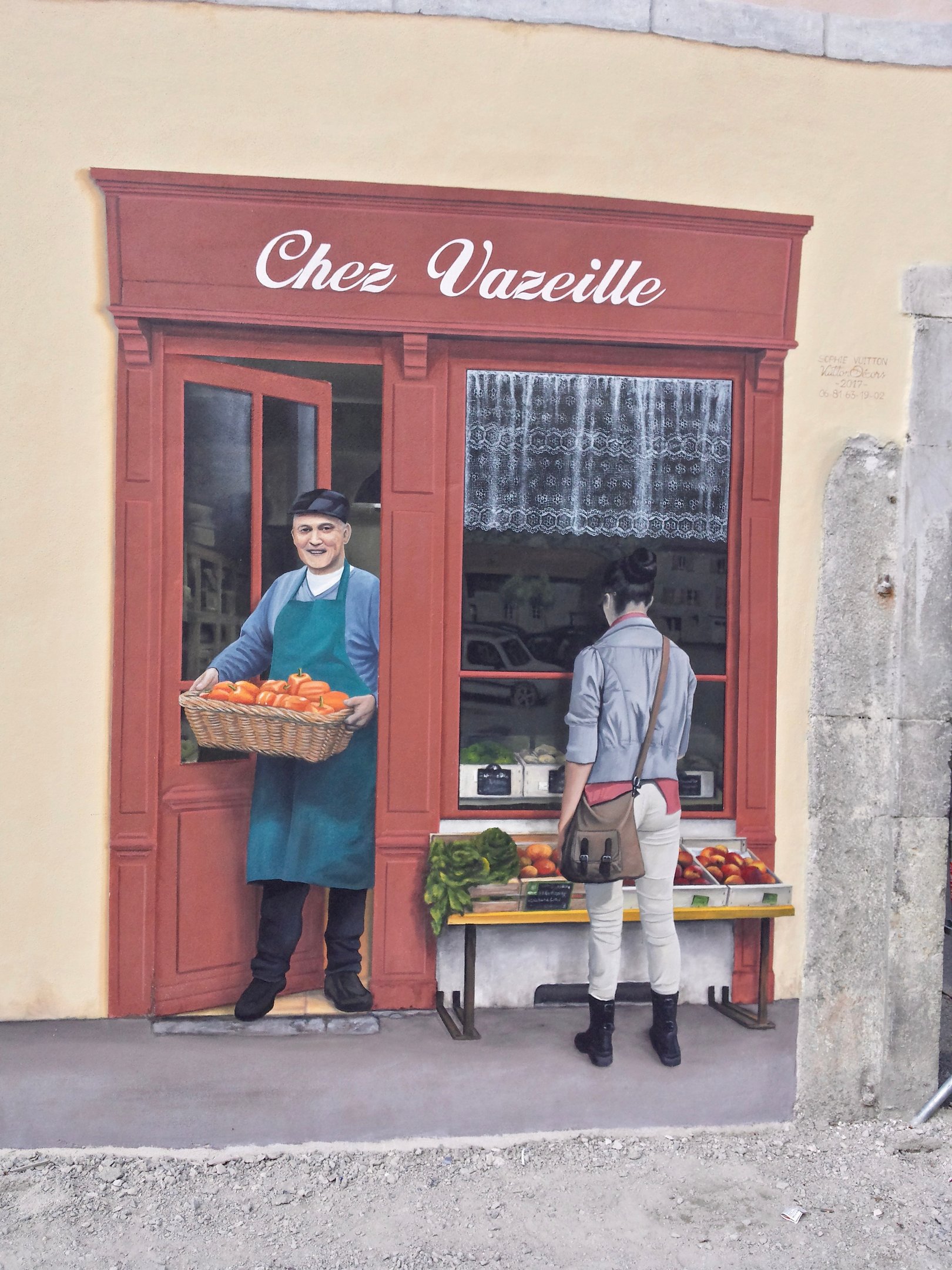 Enseigne peinte en trompe-l'oeil façon devanture vintage, Moirans-en-Montagne (39).
