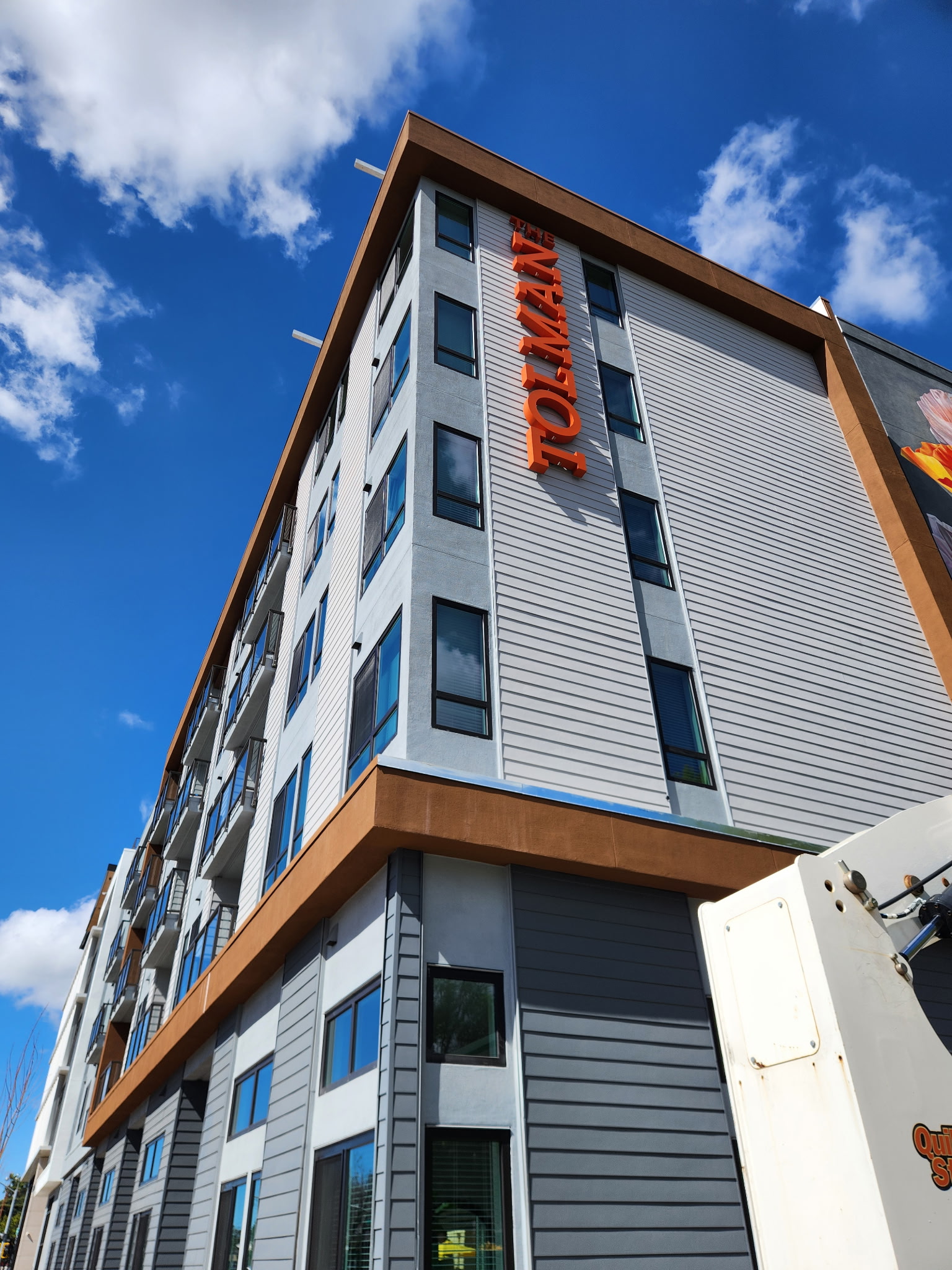 Channel letter installation in Fremont, CA commercial property