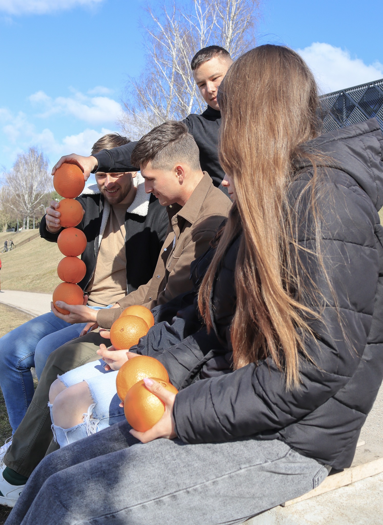 zmones stato boksta is apelsinu