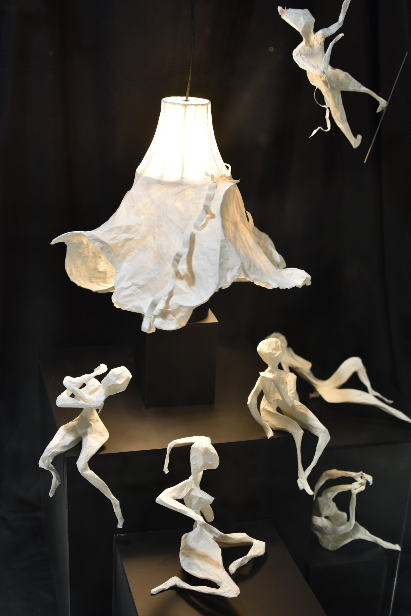 Installations sculptures papier Millau