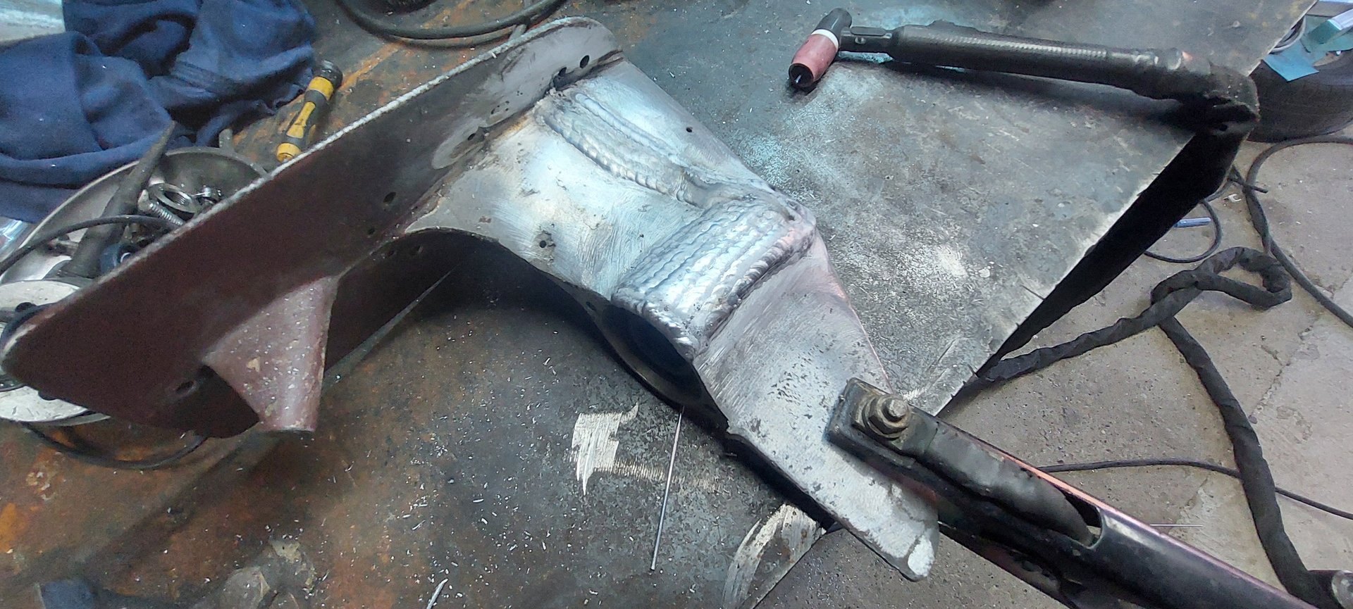 Zavarivanje stopala brodskog motora