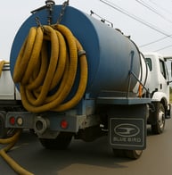 Extracción de agua residual y extracción de lodos
