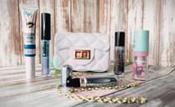Mini sac beaute blanc à offrir ou pour soi.