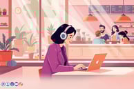 uma mulher com fones de ouvido está sentada à mesa com um laptop