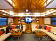 GALAPAGOS AGGRESSOR III SALOON