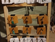 hangers gemaakt van edelstenen