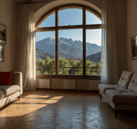 finestra ad arco grande 