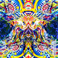 effet miroir sur une peinture acrylique comportant de nombreux détails colorés entre visage corps mythiques et paysages