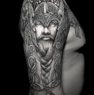 Tatouage portrait guerrier viking. Viking warrior portrait tattoo.