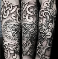 Hate arm Tattoo. Tatouage du loup Hati sur le bras.