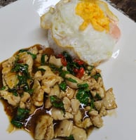 Chicken Basil Leaves with Chili