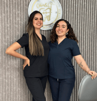 Persona Cariale Dcotora Alejandra y Carmina