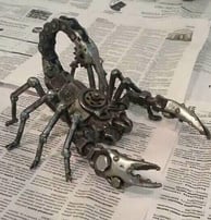 Scorpion en métal réalisé à partir de pièces mécaniques recyclées