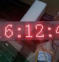 Buat Running teks buat jam digital