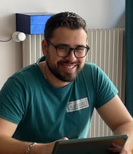 Medhi Devaux, gérant de M & M Services Pro, entreprise de nettoyage à Rouen