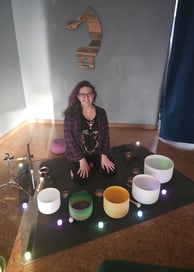 Yogi Perogi studio, Rachel gray with sound bath