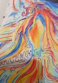 illustration aux tons bleus et orangés, réalisée au crayons de couleurs et feutre fin on distingue visage paysage et corps