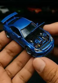 Carro a control remoto con motor a la vista