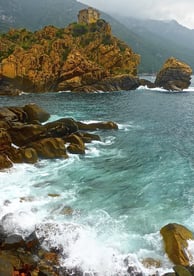 vague rocher en corse